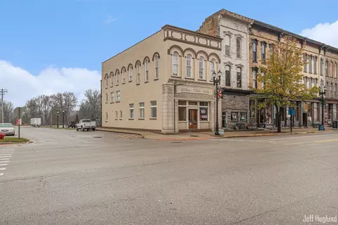 218 E Main St, Lowell, MI 49331 photo 6