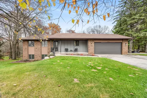 6712 Juneview Dr NE, Rockford, MI 49341