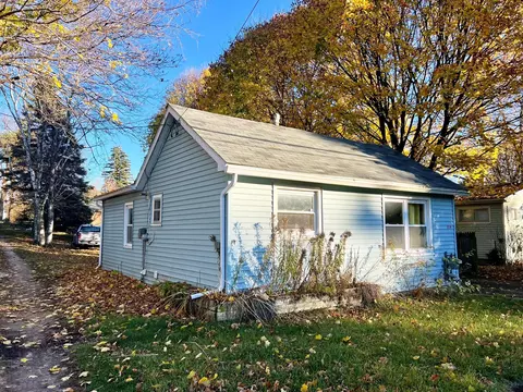 219 S 5th St, Edmore, MI 48829 photo 5