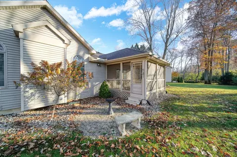 5279 Thames Ct, Jackson, MI 49201 photo 4