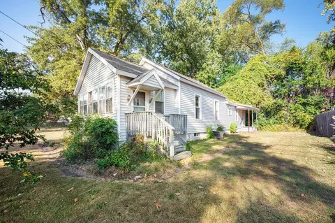 1240 Rose Dr, Niles, MI 49120