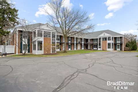 2311 Wealthy St SE #2, Grand Rapids, MI 49506