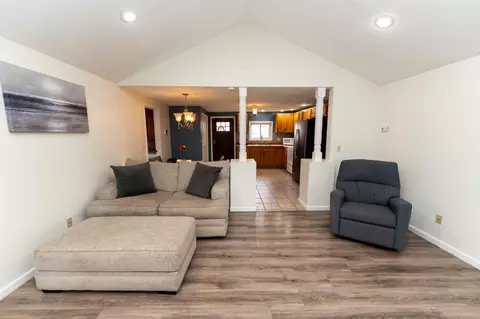 418 N Elm St, Ithaca, MI 48847 photo 9