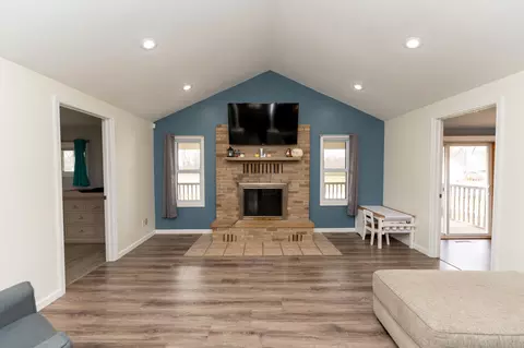 418 N Elm St, Ithaca, MI 48847 photo 2