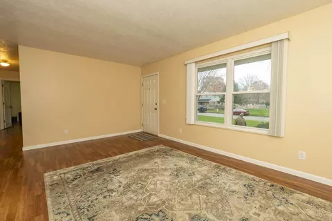 1009 Tomahawk Ln, Niles, MI 49120 photo 2