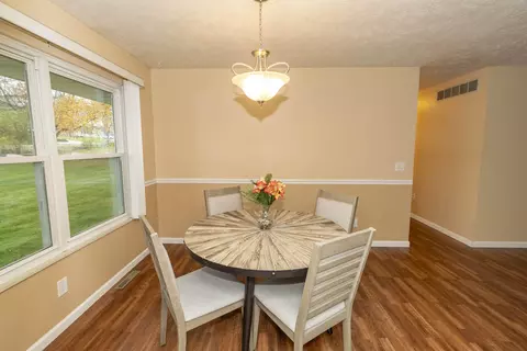1009 Tomahawk Ln, Niles, MI 49120 photo 6