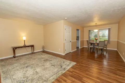 1009 Tomahawk Ln, Niles, MI 49120 photo 4