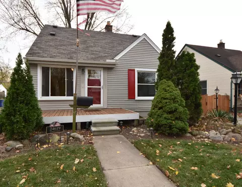 24619 Andover Dr, Dearborn Heights, MI 48125