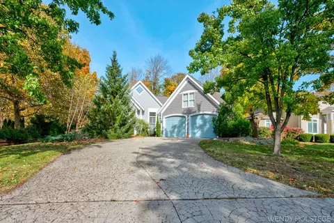 550 Francis St, Saugatuck, MI 49453