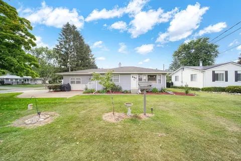 120 Bernadette Dr, Michigan Center, MI 49254