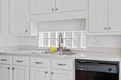 2497 Windemere Rd, Birmingham, MI 48009 photo 8