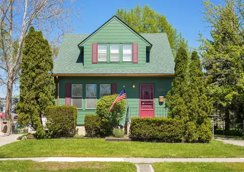 1294 Cambridge Rd, Berkley, MI 48072