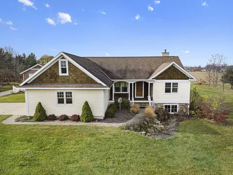 4574 61st St, Holland, MI 49423