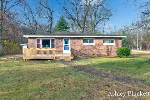 11791 Sikkenga Rd, Montague, MI 49437