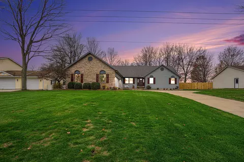 1759 Sandy Cove Dr, Kalamazoo, MI 49048