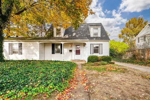 221 N Sunnybank Rd, St. Joseph, MI 49085
