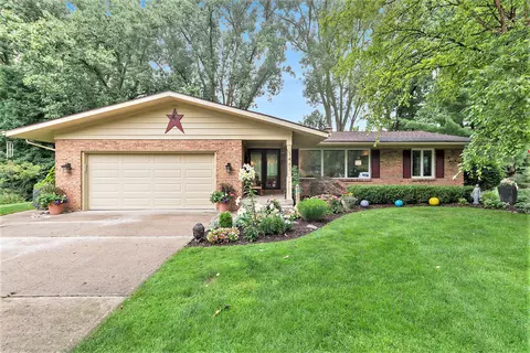 1463 Banbury Ave NE, Grand Rapids, MI 49505