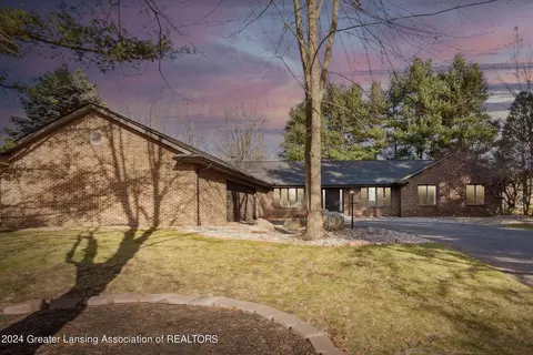 419 Whispering Pnes, Marshall, MI 49068