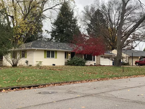 2602 Carlyle Dr, Kalamazoo, MI 49008