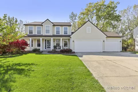 6869 Lake Bluff Dr NE, Comstock Park, MI 49321