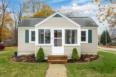 309 Woodward St, Zeeland, MI 49464