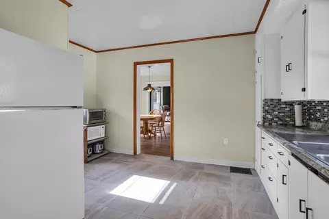 319 S Webster St, Jackson, MI 49203 photo 11