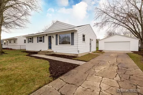 228 Jane Ellen Dr, Lowell, MI 49331
