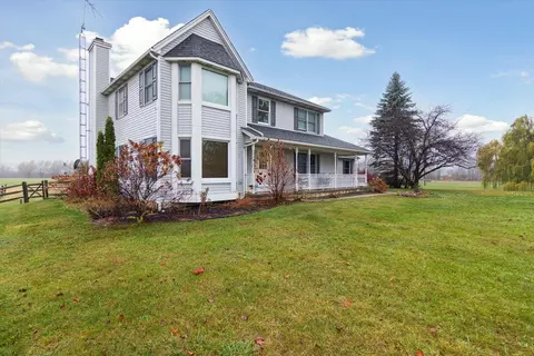 3049 Mentel Rd, Monroe, MI 48162 photo 2
