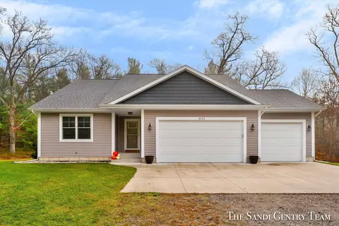 3152 Jamestown Ln, Fruitport, MI 49415