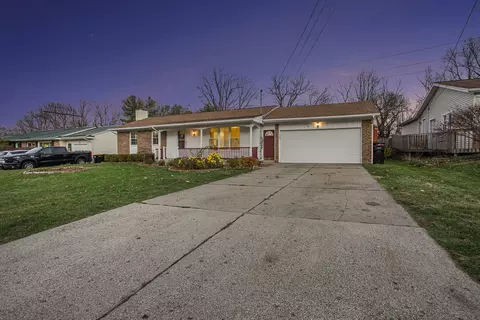 5120 Maple Creek Ave SE, Kentwood, MI 49508