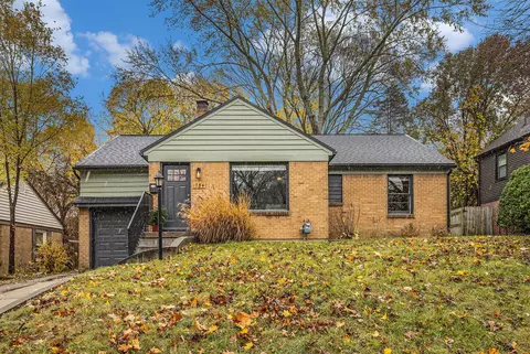 1734 Rosewood Ave SE, Grand Rapids, MI 49506