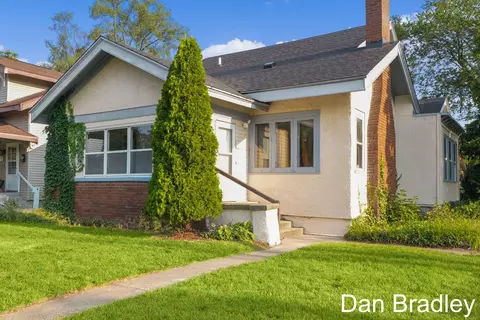 457 Burton St SE, Grand Rapids, MI 49507