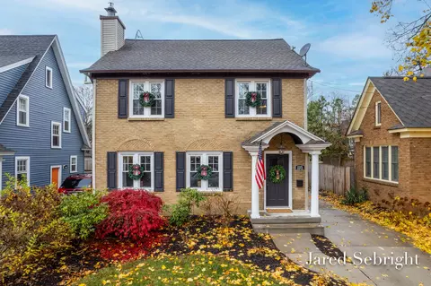 1115 Giddings Ave SE, Grand Rapids, MI 49506