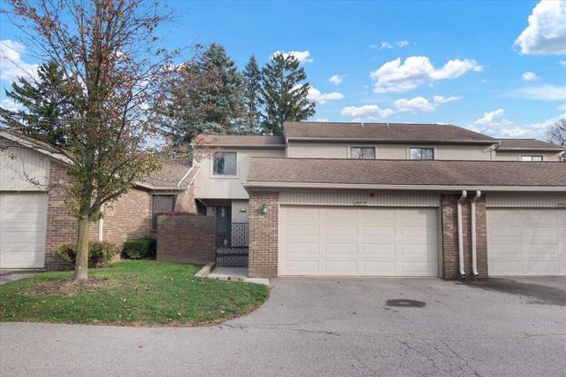 28878 Walnut Grove Ln, Southfield, MI 48034
