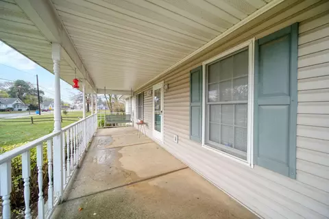 930 E Mcdevitt Ave, Jackson, MI 49203 photo 4