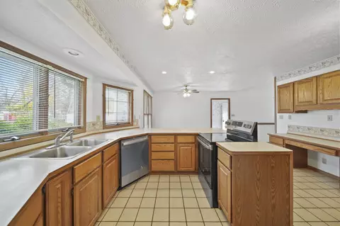 930 E Mcdevitt Ave, Jackson, MI 49203 photo 12