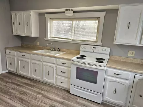 96 E Alden St, Coldwater, MI 49036 photo 4