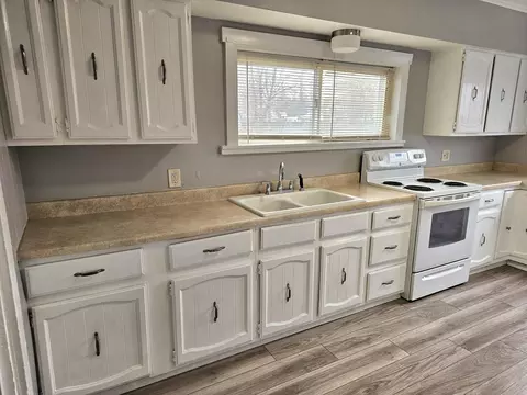 96 E Alden St, Coldwater, MI 49036 photo 3