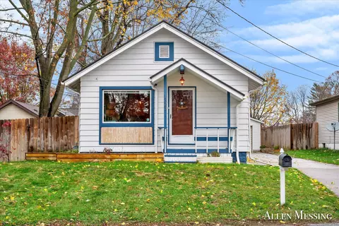 1323 Ridgeway St NE, Grand Rapids, MI 49505