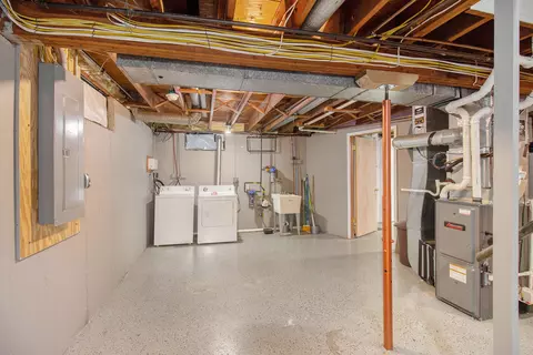 411 Burt Ave, Jackson, MI 49201 photo 13