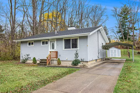 411 Burt Ave, Jackson, MI 49201