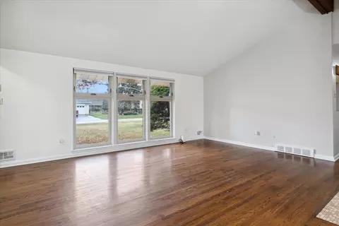 37605 Whitney Dr, Wayne, MI 48184 photo 6