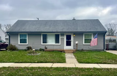 26560 Ridgemont St, Roseville, MI 48066