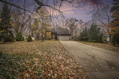 646 W Lakewood Blvd, Holland, MI 49424