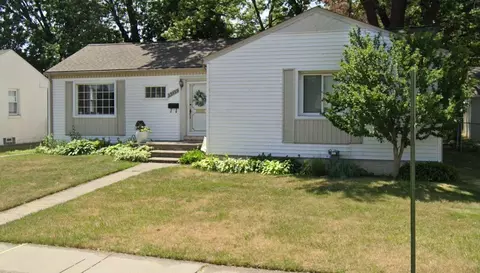 22126 Alger St, Saint Clair Shores, MI 48080