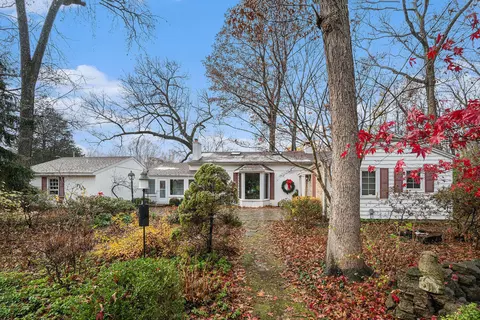 8313 N 37th St, Richland, MI 49083