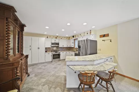 Kitchen - 11714 Dublin Ct, Jerome, MI 49249 photo 2 of 5