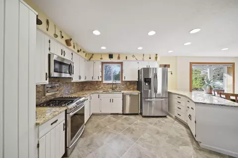 Kitchen - 11714 Dublin Ct, Jerome, MI 49249 photo 4 of 5