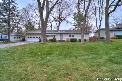 1742 Southland Dr, Muskegon, MI 49442