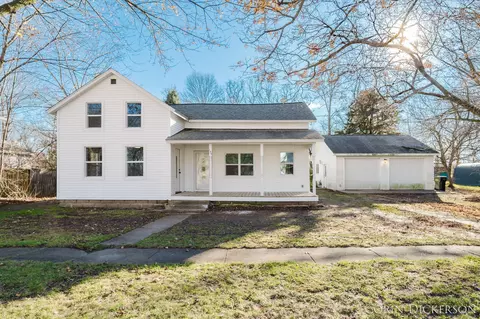 135 W 1st Ave, Plainwell, MI 49080